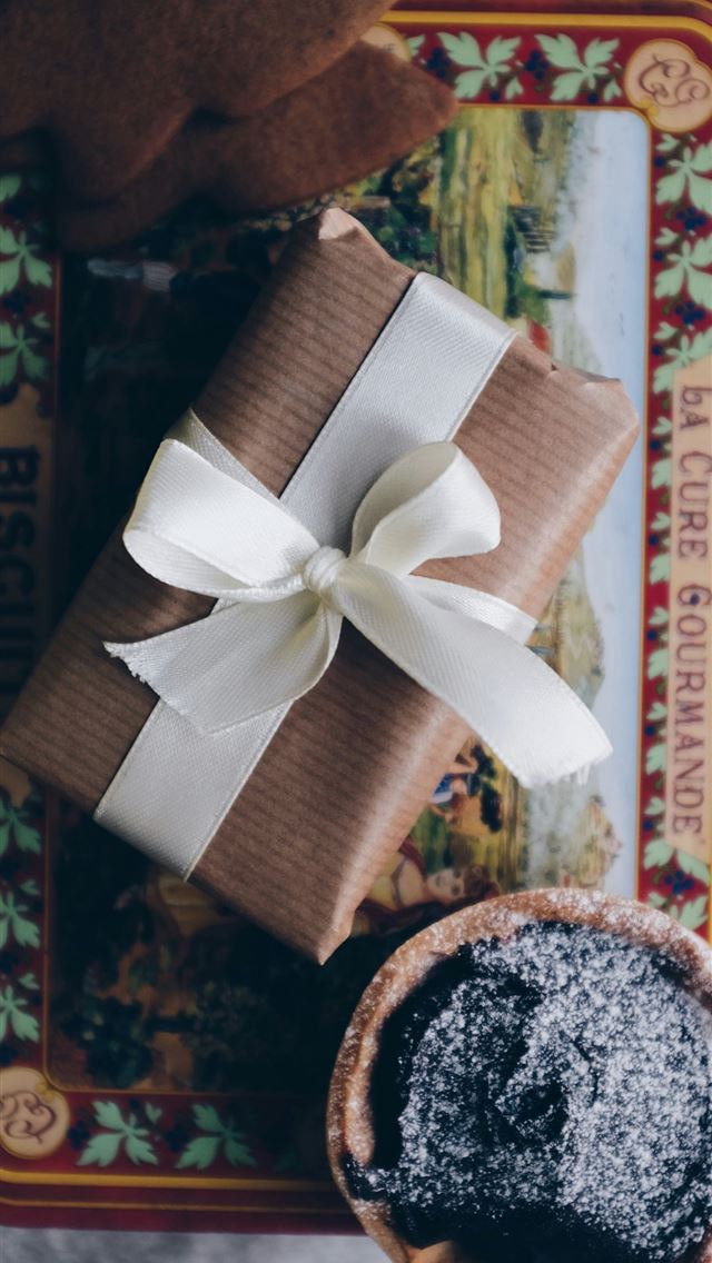 1290x2796 gift box with white ribbon -  iphone 15 Wallpaper