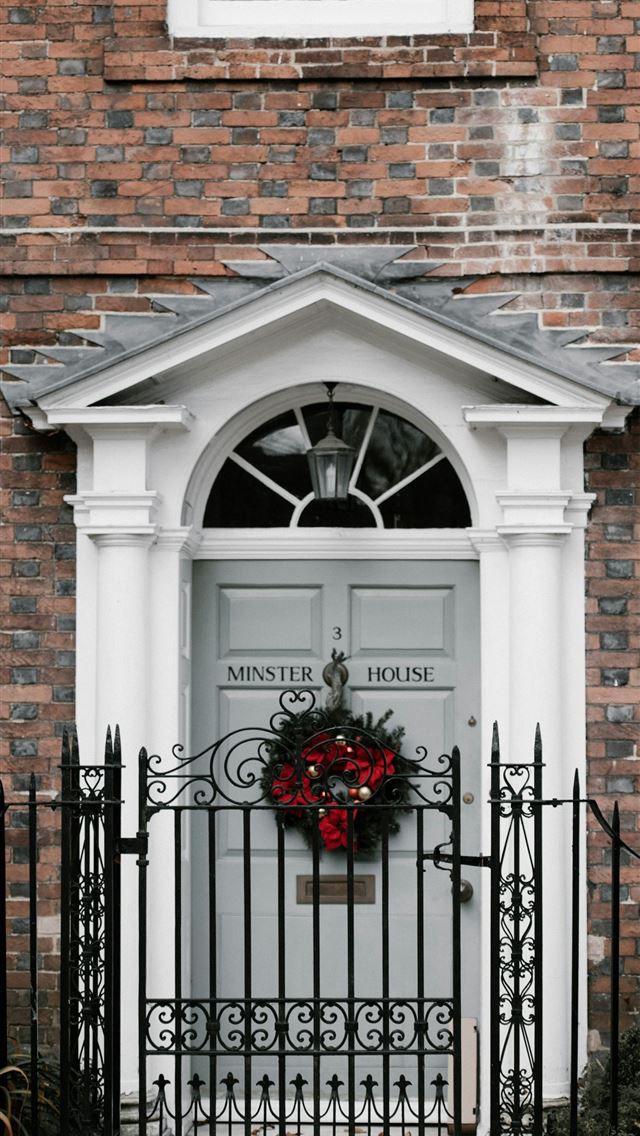 1290x2796 black metal gate - holiday iPhone Wallpaper
