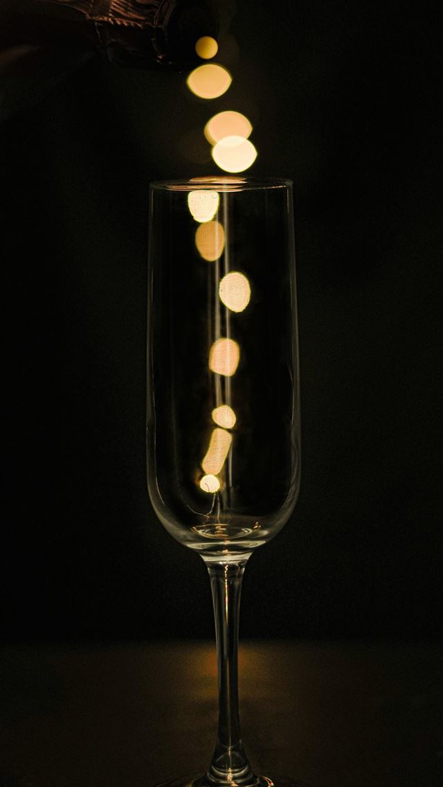 1290x2796 clear wine glass with white light - love iPhone Wallpaper