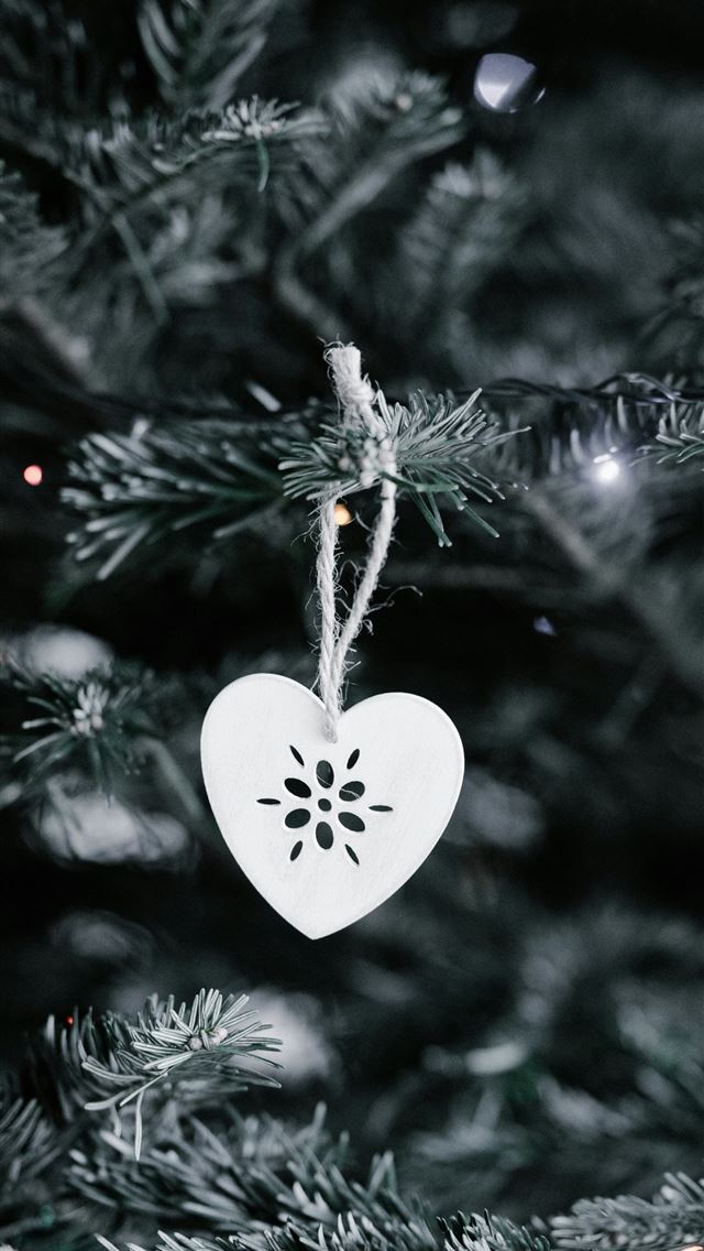 1290x2796 gray heart Christmas tree ornament - heart iPhone Wallpaper
