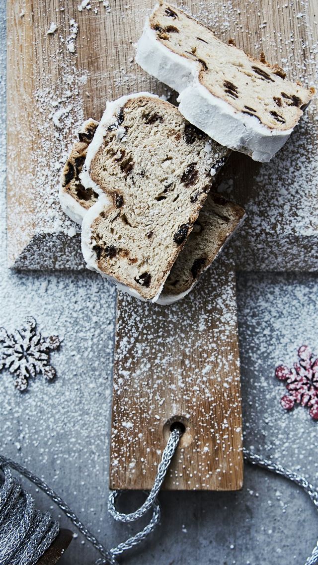 1290x2796 baked bread on chopping board - grey iPhone Wallpaper
