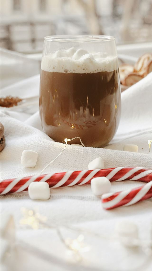 1290x2796 clear drinking glass -  iphone 15 Wallpaper