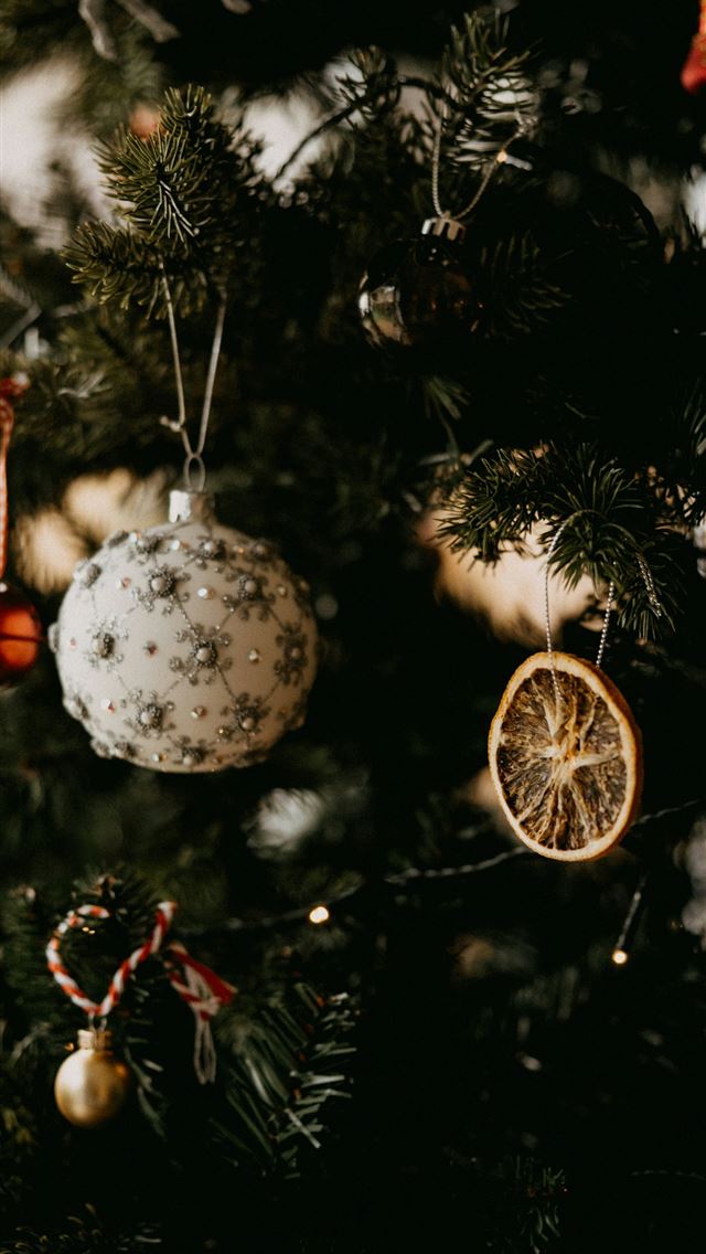 1290x2796 silver baubles on christmas tree -  iphone 15 Wallpaper