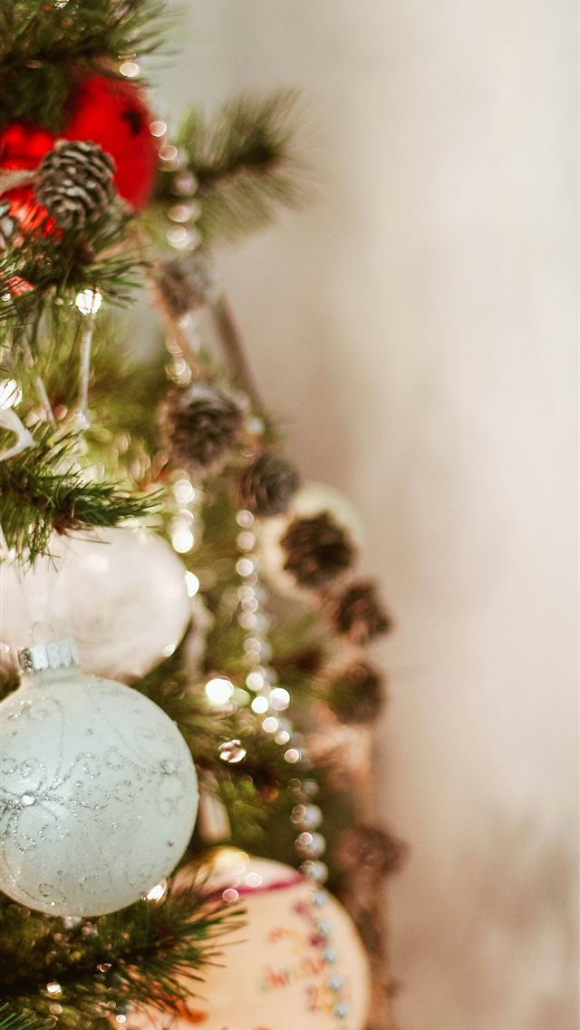 1290x2796 brown pinecone Christmas tree decor in macro shot - tree iPhone Wallpaper