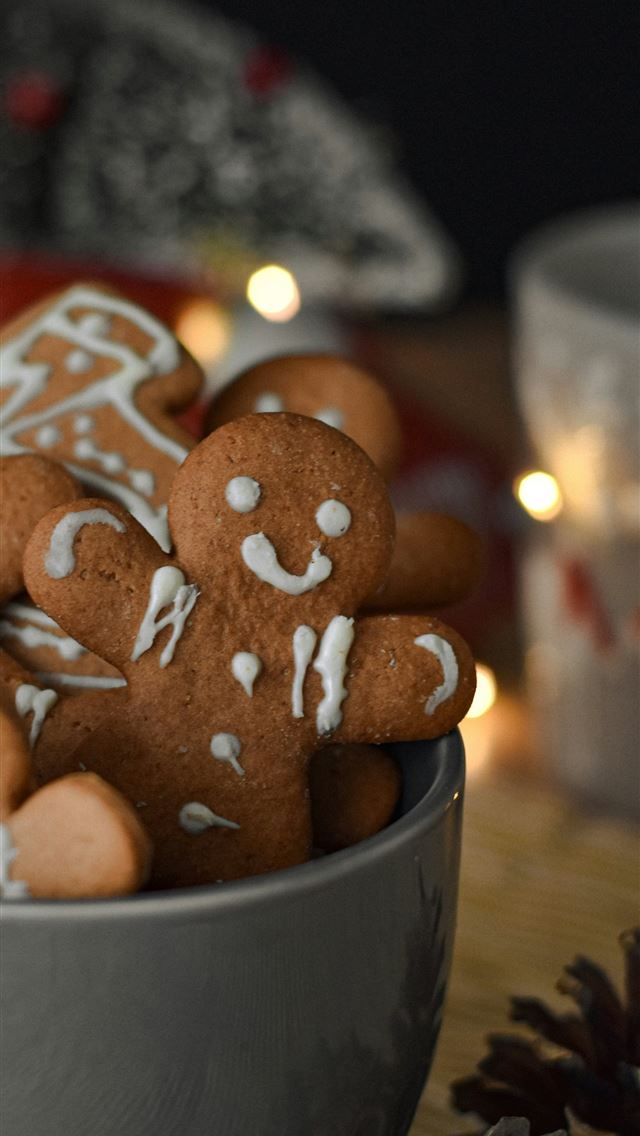 1290x2796 brown heart shaped cookies on white ceramic bowl -  iphone 15 Wallpaper