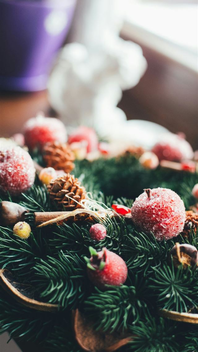 1290x2796 green wreath - tree iPhone Wallpaper