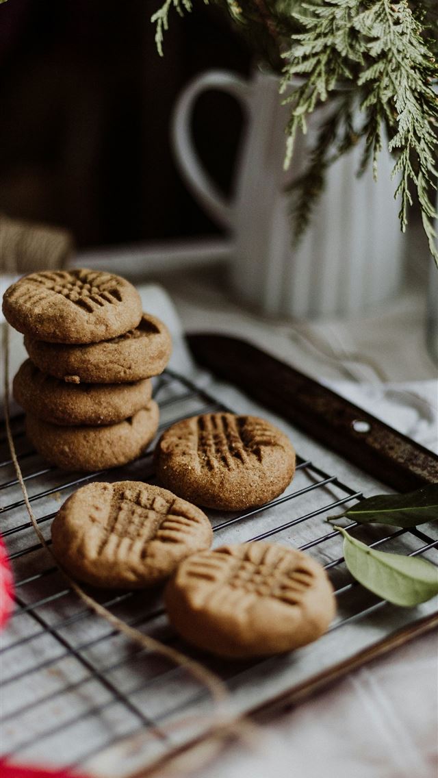 1290x2796 cookies on white ceramic plate - holiday iPhone Wallpaper