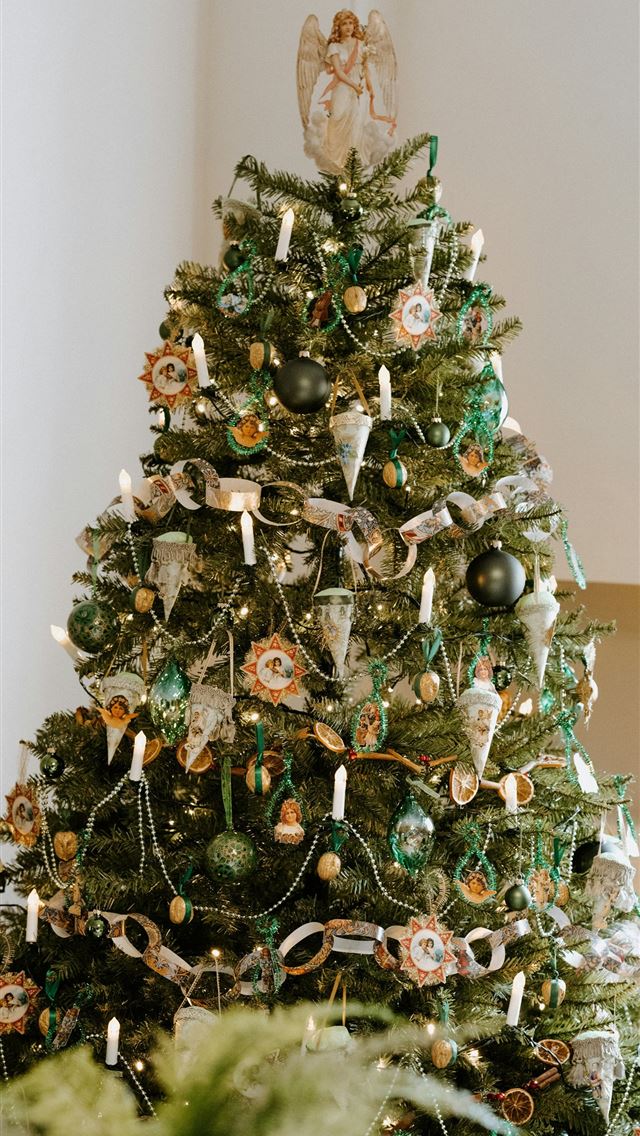 1290x2796 green Christmas tree - grey iPhone Wallpaper