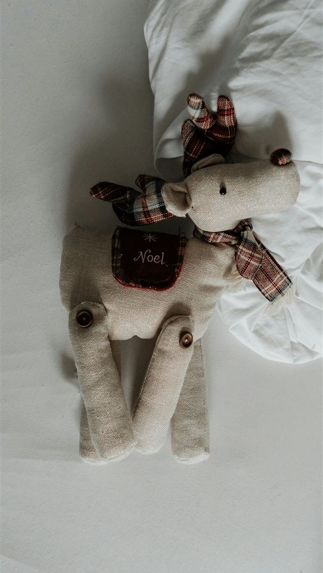 1290x2796 brown animal plush toy -  iPhone Wallpaper