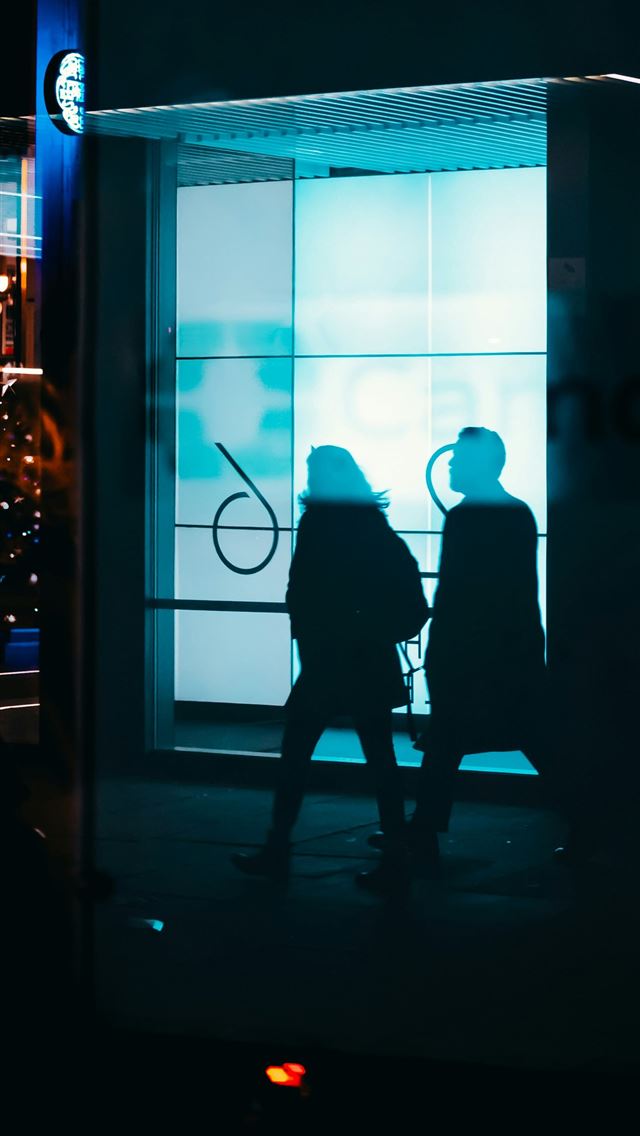 1290x2796 silhoutte of man and woman walking -  iPhone Wallpaper