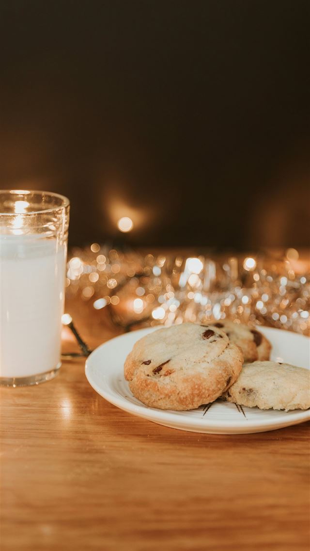1290x2796 cookies in ceramic saucer -  iPhone Wallpaper