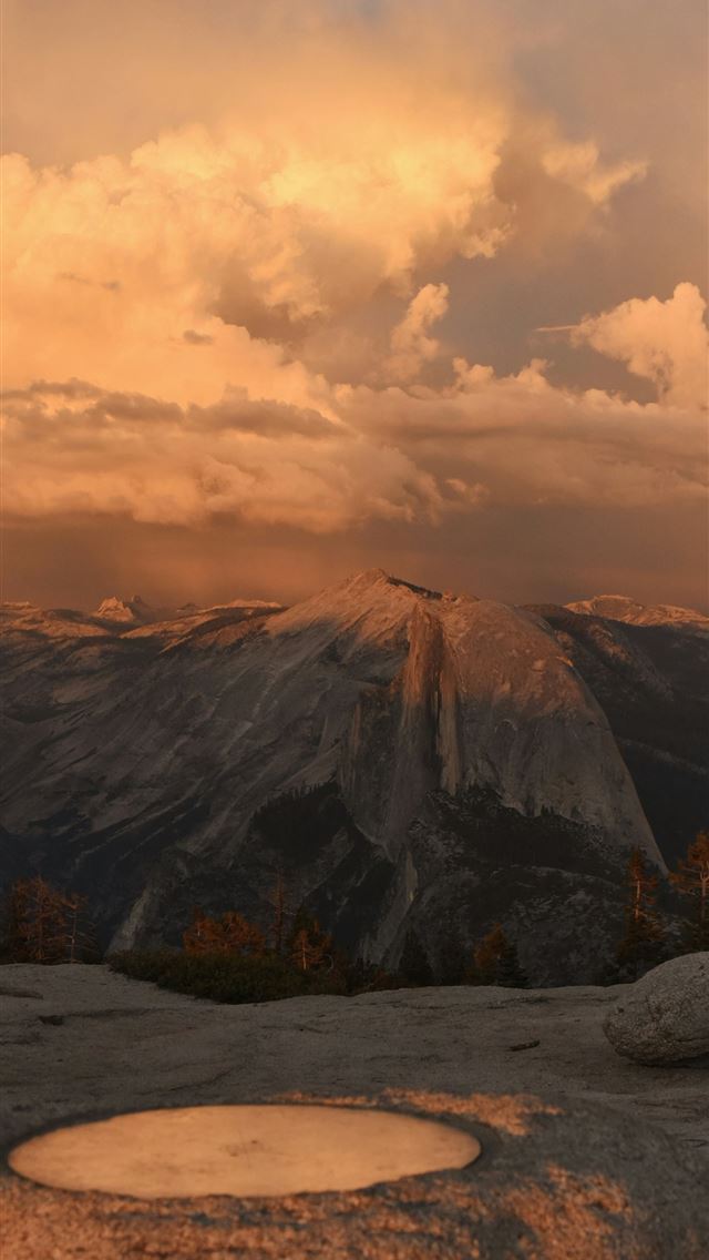 640x1136 Dramatic sunset over a rocky mountain landscape -  iPhone Wallpaper