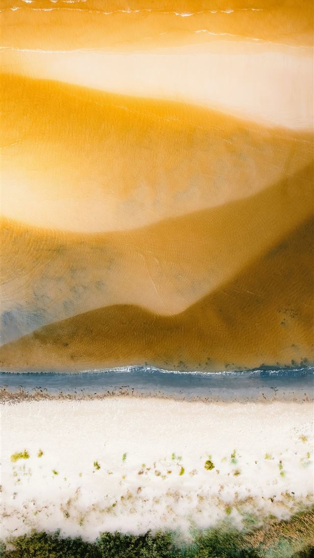 1290x2796 Aerial view of sandy beach and ocean waves -  iPhone Wallpaper