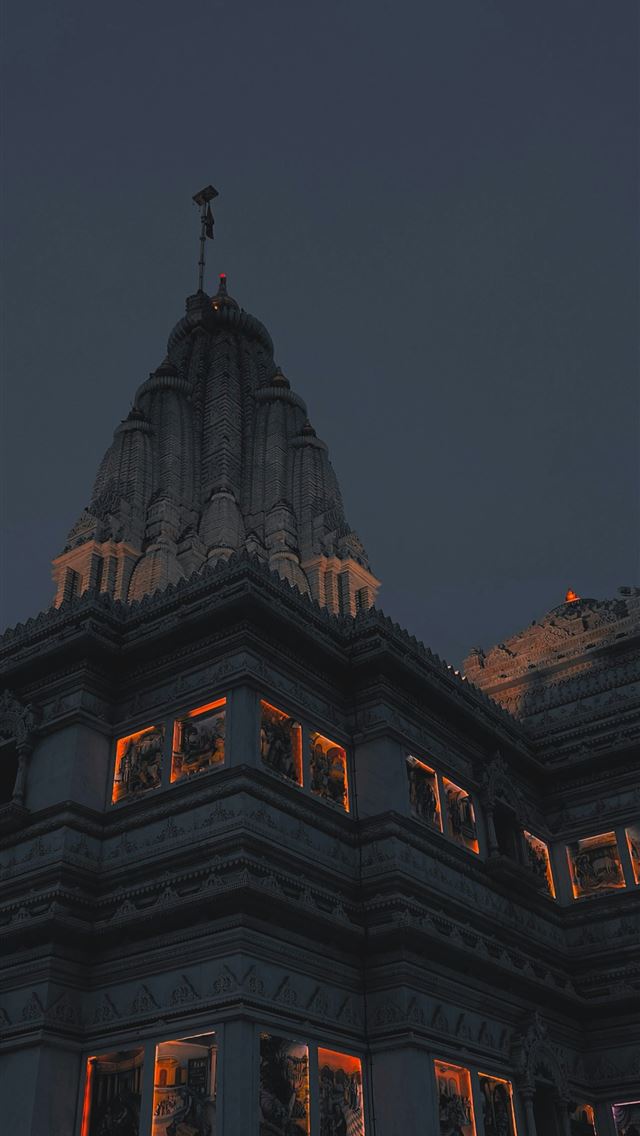 1290x2796 a tall building with a clock on the top of it - temple iPhone Wallpaper