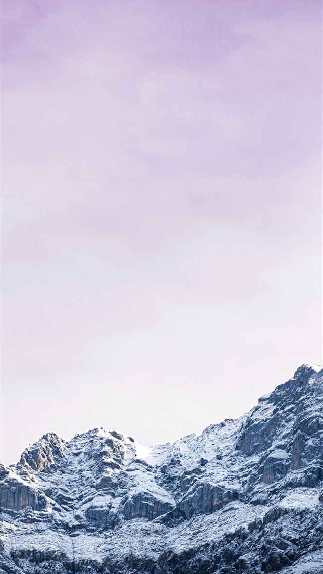 1290x2796 Alpengipfel im Zwielicht mit Schneespuren -  iPhone Wallpaper