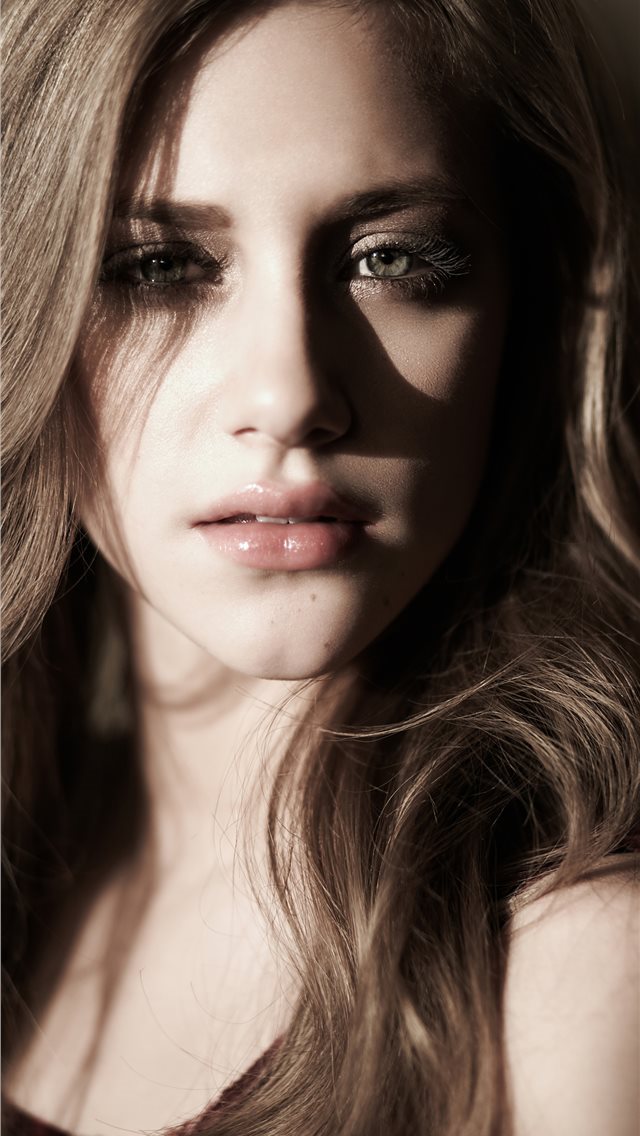 9 Wallpapers In Lili Reinhart Wallpapers For iPhone