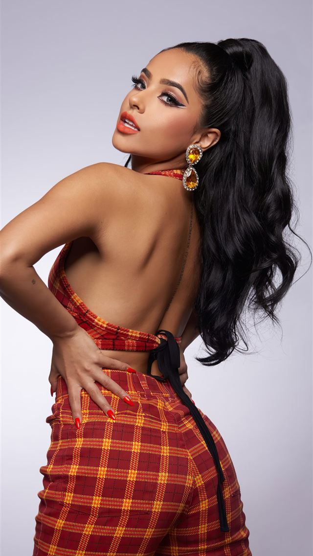 640x1136 becky g 4k 2020 -  iPhone Wallpaper
