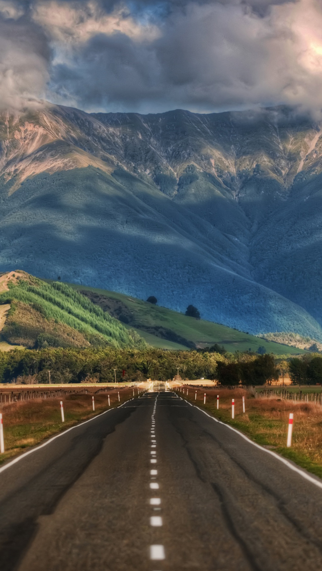 Road in New Zealand iPhone wallpaper 
