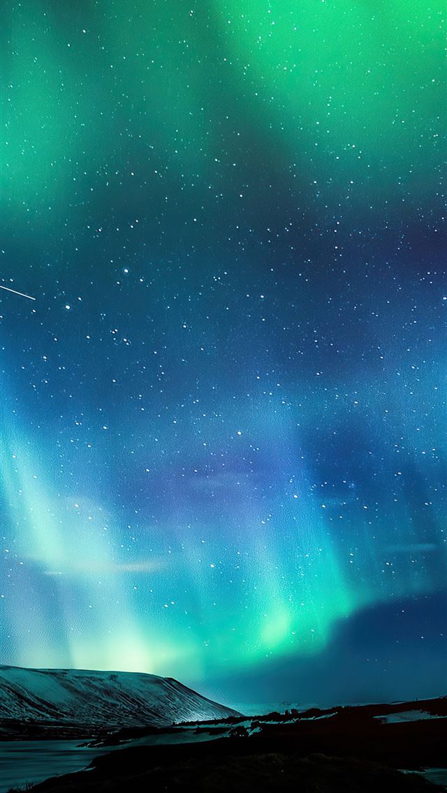 aurora borealis northern lights 4k iPhone wallpaper 