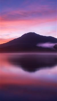 water under blue and red sky wallpaper