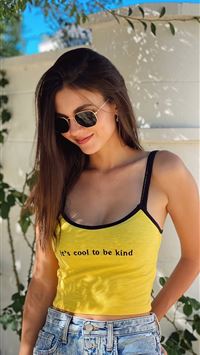 victoria justice cute smiling 2020 wallpaper