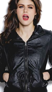 alexandra daddario in 2020 4k wallpaper