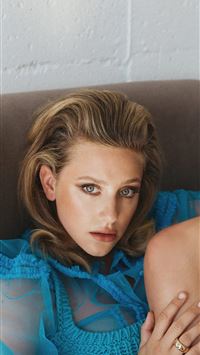 lili reinhart rollacoaster autumn winter 2020 wallpaper