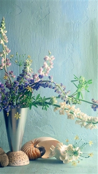 Bouquet Vase Pebbles wallpaper