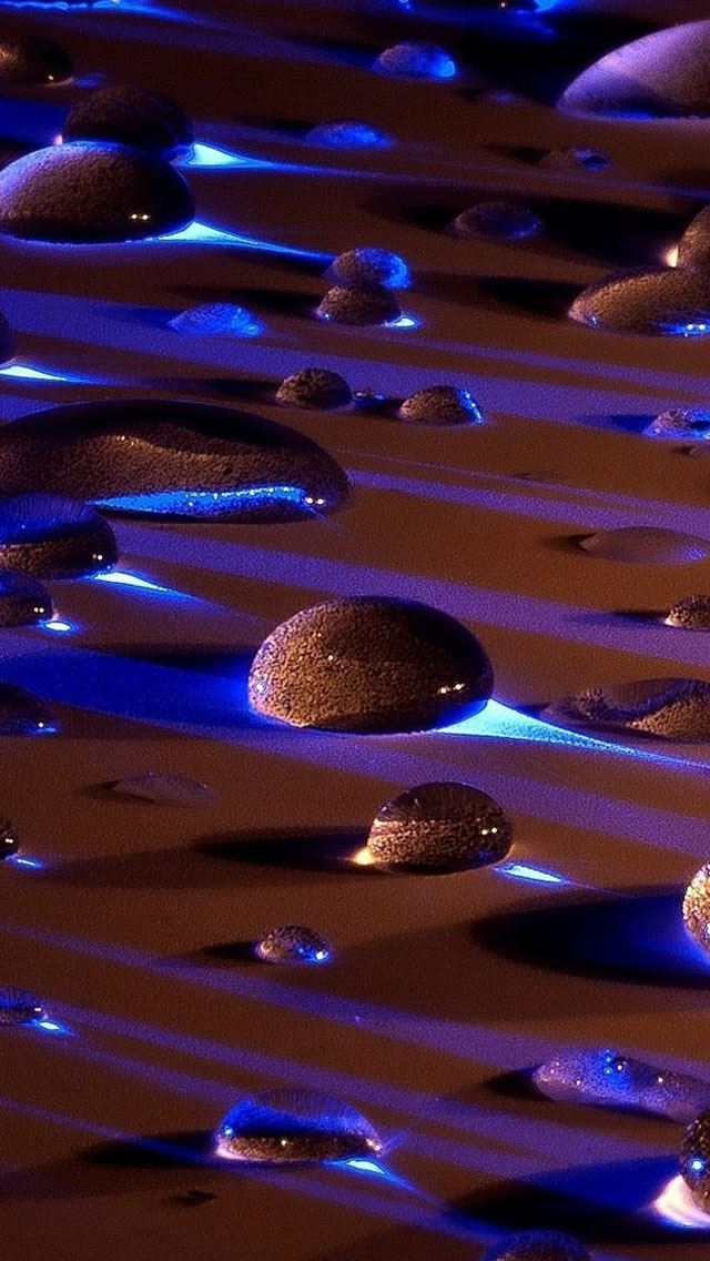 640x1136 Water Drops in Blue Light -  iPhone Wallpaper