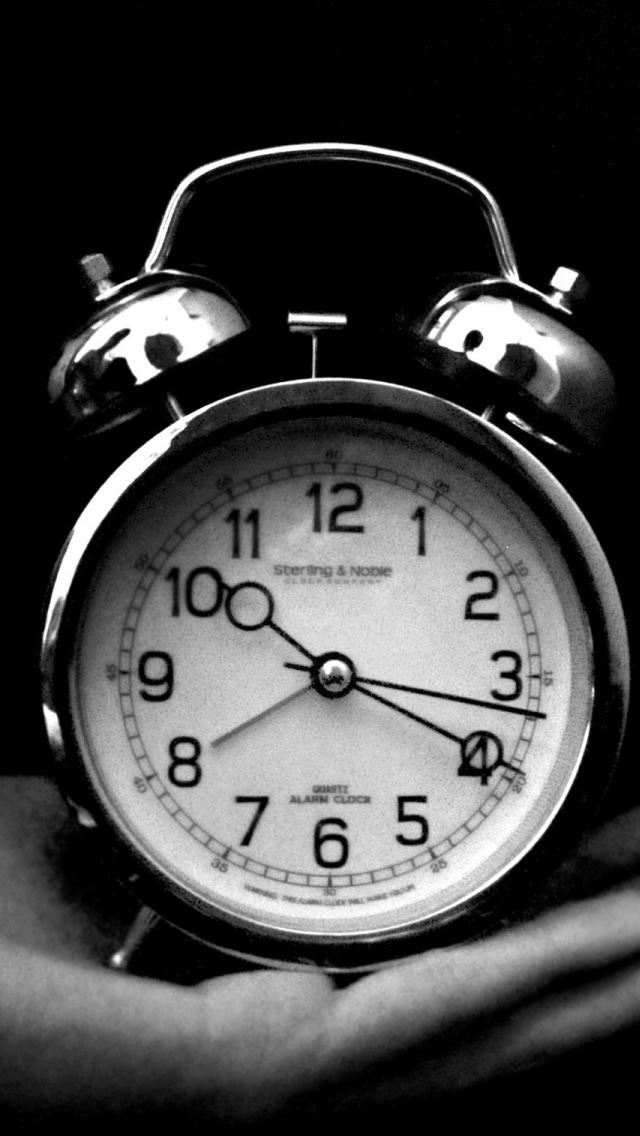 640x1136 Old Clock Black And White - hand iPhone Wallpaper