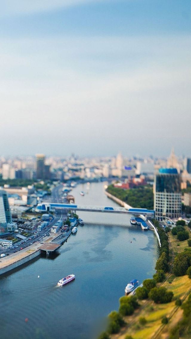 640x1136 Cityscape river - clean iPhone Wallpaper