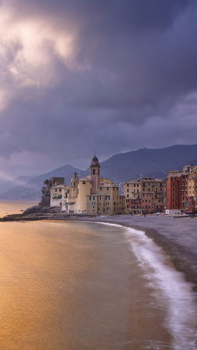 640x1136 Town by the sea - waves iPhone Wallpaper