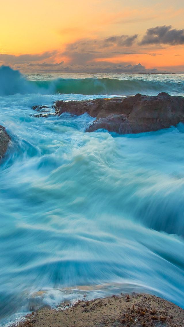 640x1136 Bibo raging - waves iPhone Wallpaper
