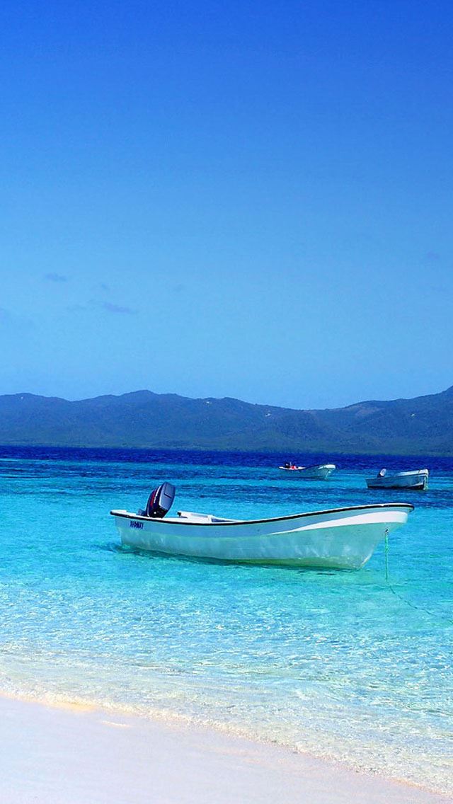 640x1136 Boat and beach - boat iPhone Wallpaper