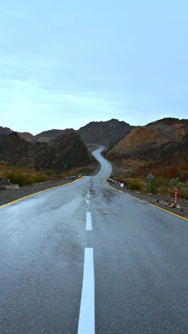 640x1136 Wadh Khuzdar - road iPhone Wallpaper