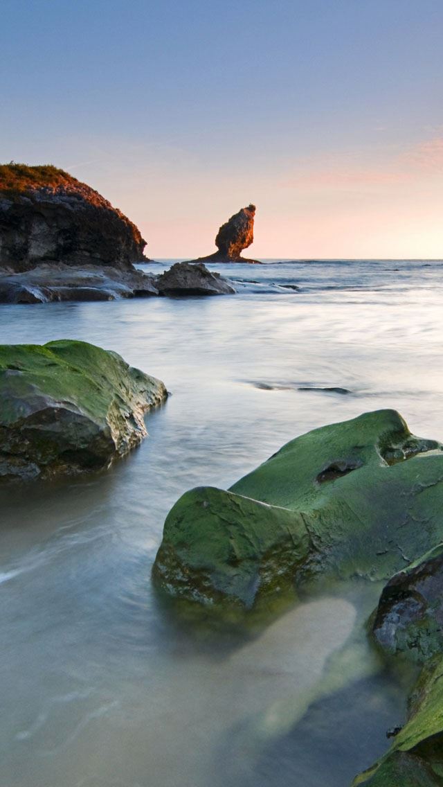640x1136 Green rocks beach - wave iPhone Wallpaper