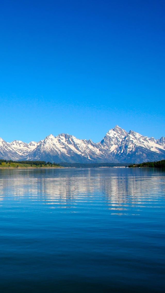 640x1136 Mountain lake - lake iPhone Wallpaper