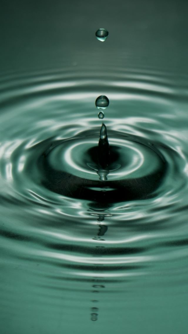 640x1136 Splash 4 - wave iPhone Wallpaper