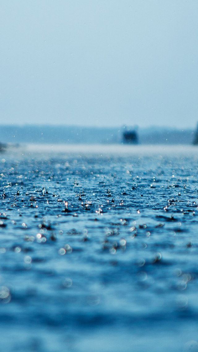 640x1136 Rain on the ocean -  iPhone Wallpaper