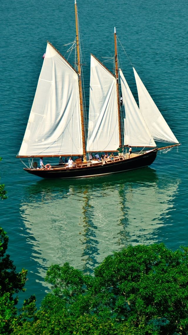 640x1136 Sailing Boat - lake iPhone Wallpaper