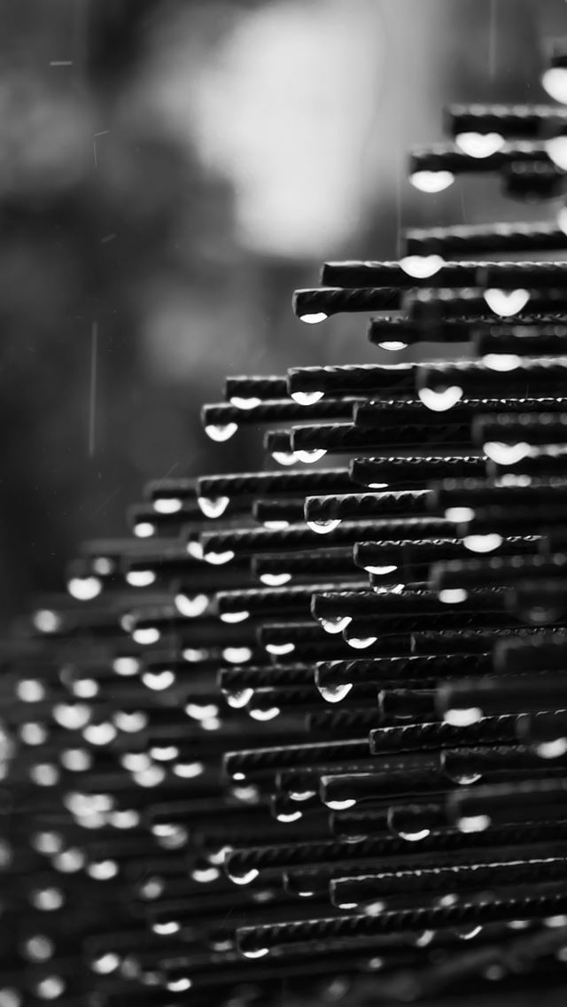 640x1136 Wet iron rods - water drop iPhone Wallpaper