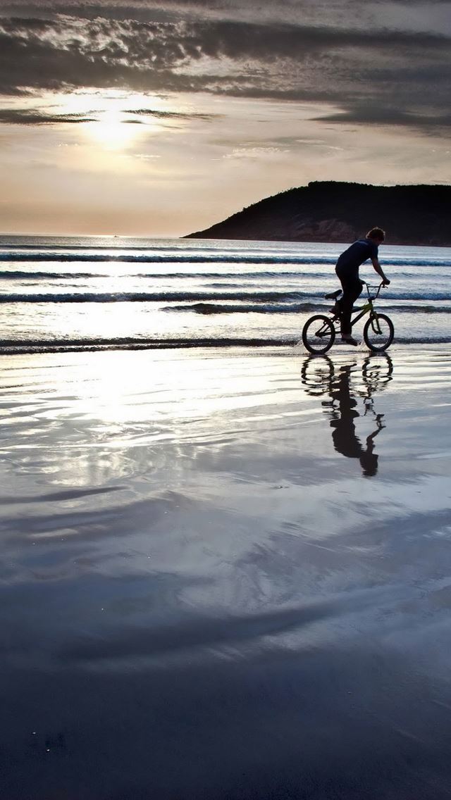 640x1136 Beach bike ride - bike iPhone Wallpaper