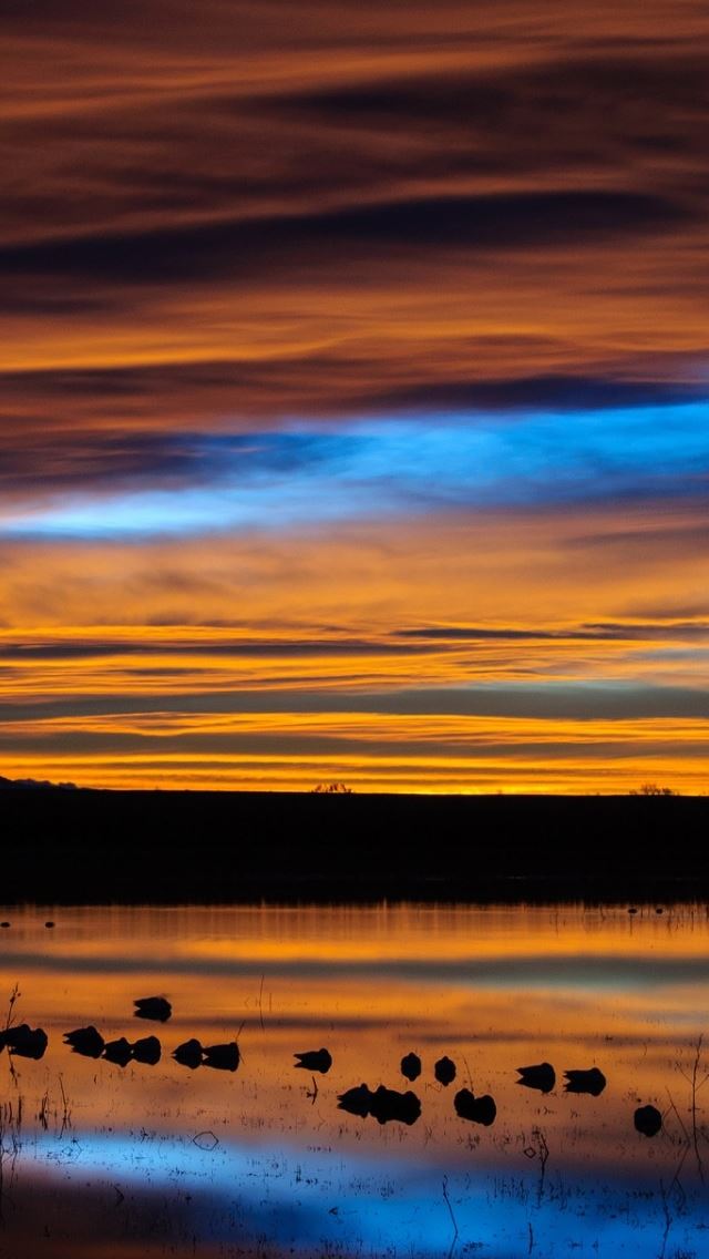 640x1136 New Mexico Sunset Reflection - lake iPhone Wallpaper