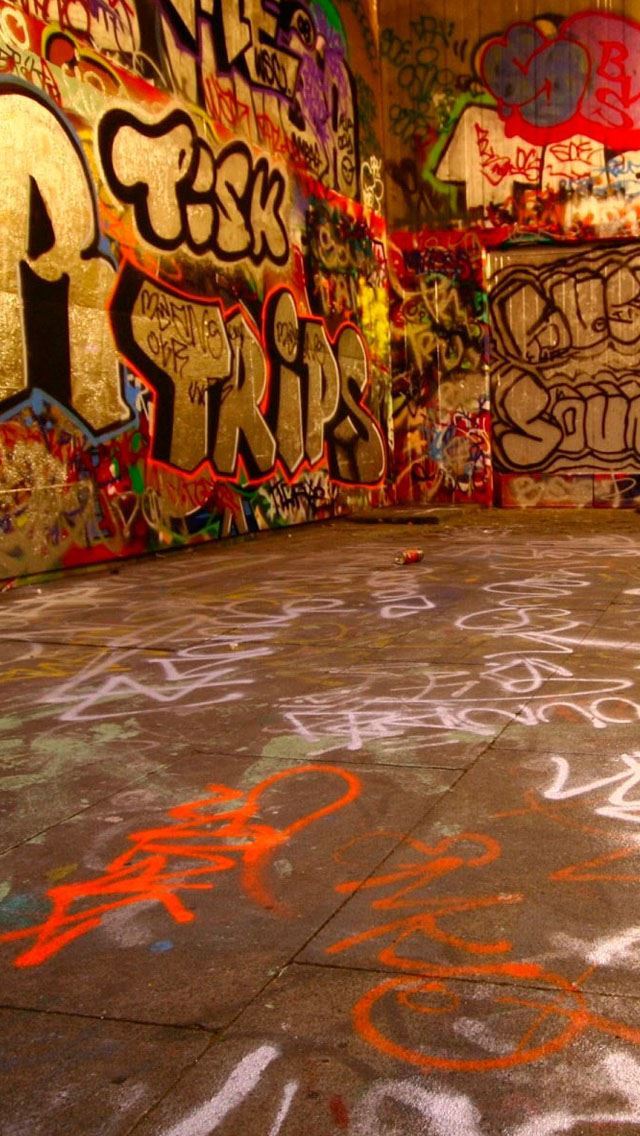 1284x2778 Graffiti room - floor iPhone Wallpaper
