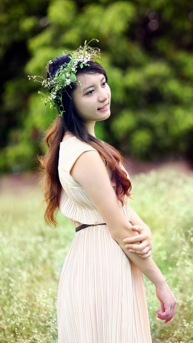640x1136 Girl - belle iPhone Wallpaper
