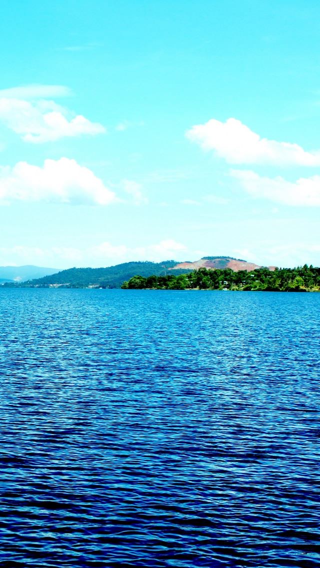 640x1136 Blue Skies - island iPhone Wallpaper