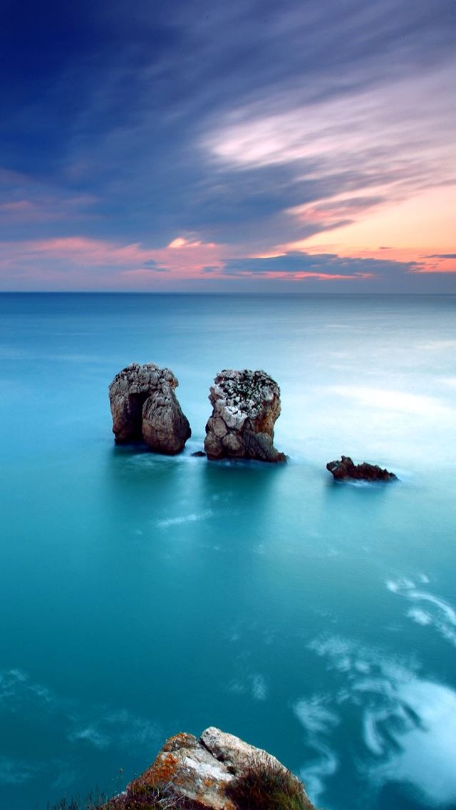640x1136 Stones And Sea - sea iPhone Wallpaper