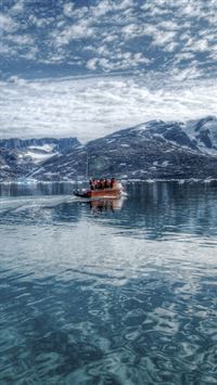 Arctic Sea, Eastern Greenland wallpaper