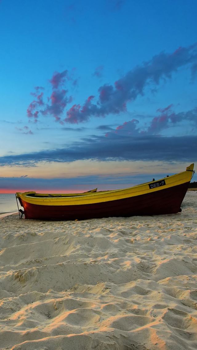 640x1136 Beach boat - boat iPhone Wallpaper