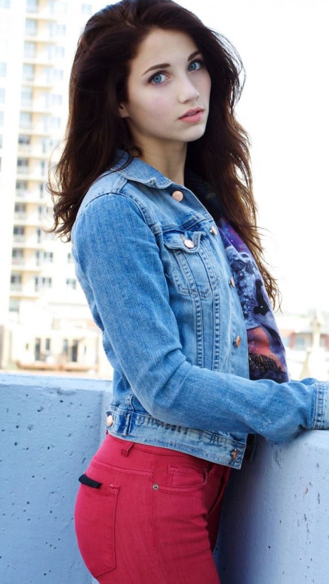 640x1136 Emily The Roof - girl iPhone Wallpaper